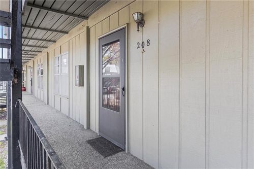 208 Riverbend Dr, Mobile, AL, 36605-6814 | Card Image