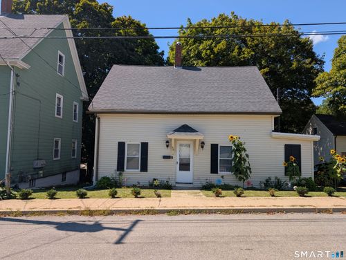50 Green St, Putnam, CT, 06260-1526 | Card Image