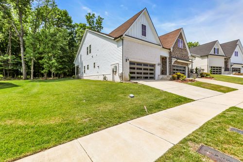 3048 Wiltshire Park Pl, Hermitage, TN, 37076-1676 | Card Image