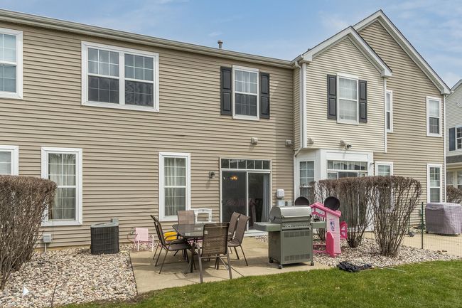 15345 Kenmare Cir, Townhouse with 3 bedrooms, 3 bathrooms and 2 parking in Manhattan IL | Image 15