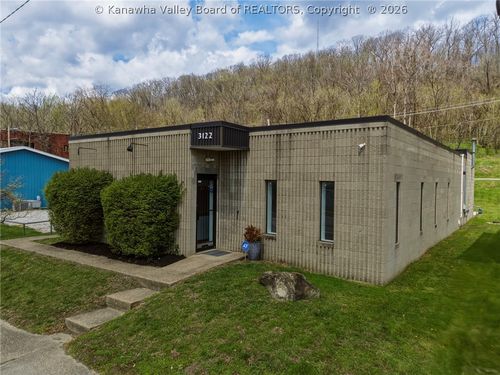 3122 7th Ave, Charleston, WV, 25387-1733 | Card Image