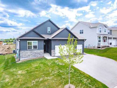 717 Winterberry Ln, Waconia, MN, 55387 | Card Image