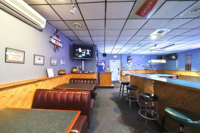 Main Level Bar area | Image 9