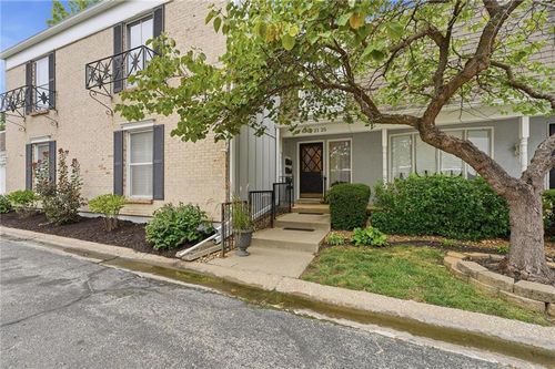 8721 Riggs Ln, Overland Park, KS, 66212-1269 | Card Image