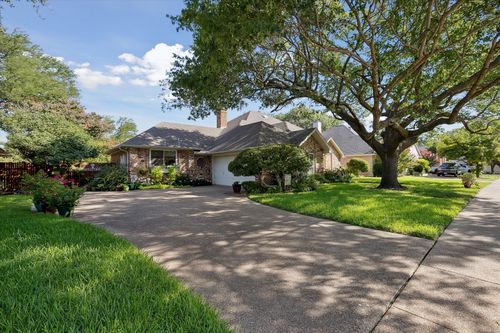 9952 Wandering Way St, Benbrook, TX, 76126-3149 | Card Image