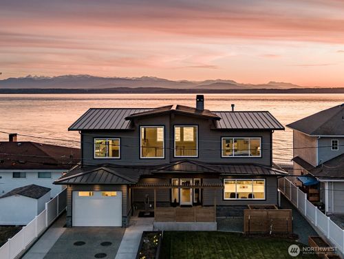 3786 Oceanside Dr, Greenbank, WA, 98253-9745 | Card Image