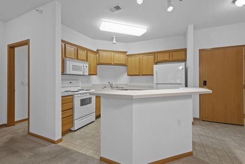 212-410 New Age Circle, Verona, WI, 53593 | Card Image