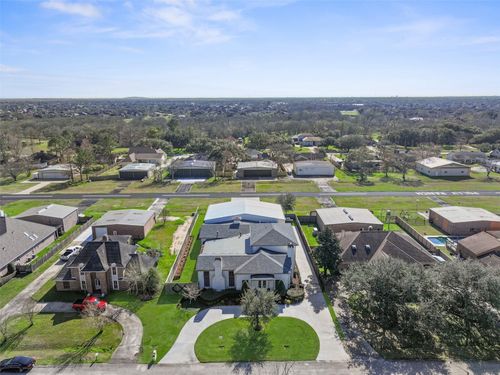 2208 Butler Dr, Friendswood, TX, 77546-5516 | Card Image