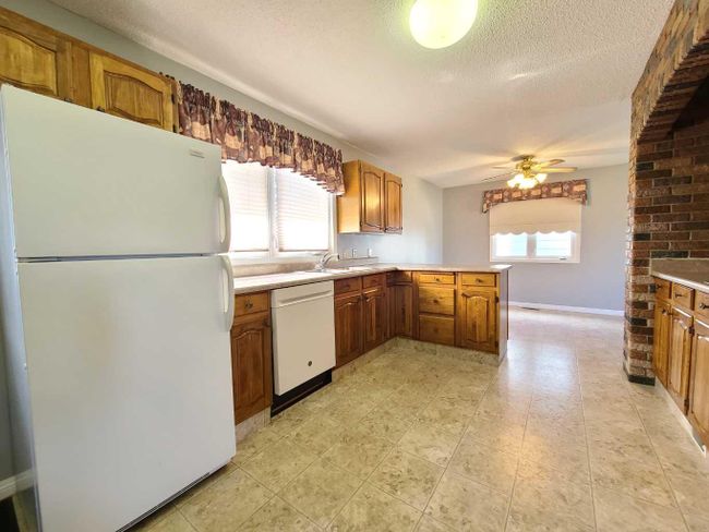 143 3 Avenue Se, Home with 3 bedrooms, 1 bathrooms and 5 parking in Falher AB | Image 18