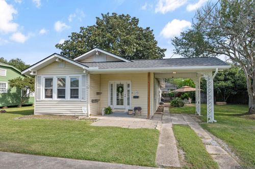 378 Courthouse St, Port Allen, LA, 70767-2402 | Card Image