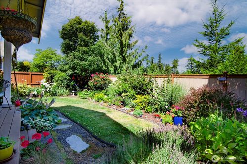 8210 Vashon Dr Ne, Lacey, WA, 98516-1361 | Card Image