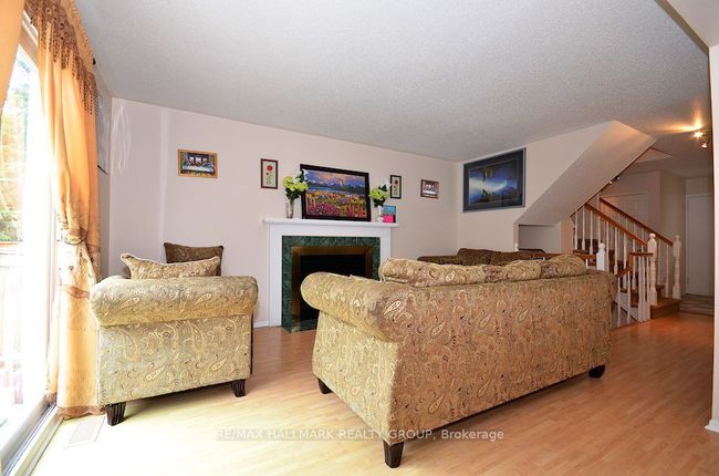 42 Saddle Cres, House other with 3 bedrooms, 4 bathrooms and 2 parking in Ottawa ON | Image 7