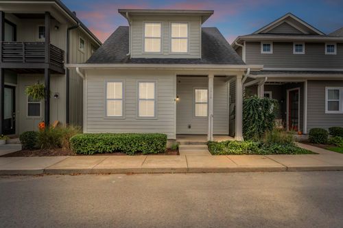 1016 Treaty Oaks Dr, Nashville, TN, 37209-2574 | Card Image