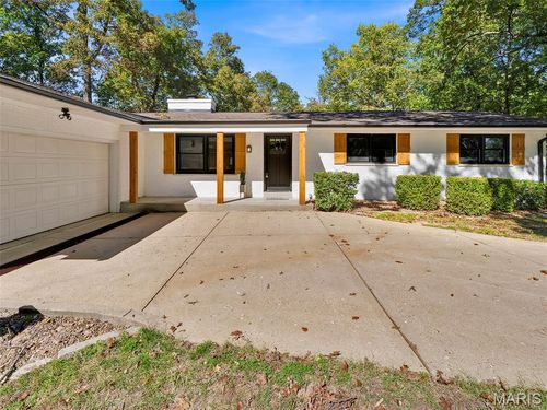 18 Oak Forest Dr, Saint Charles, MO, 63303-6696 | Card Image