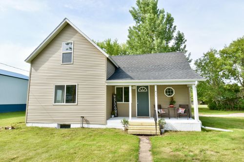 435 Clark St W, Eagle Bend, MN, 56446-9558 | Card Image