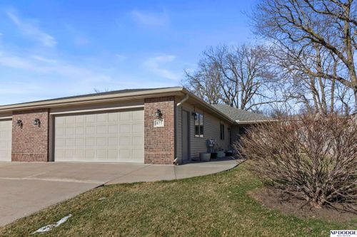 877 Southfork Rd, Blair, NE, 68008-3800 | Card Image
