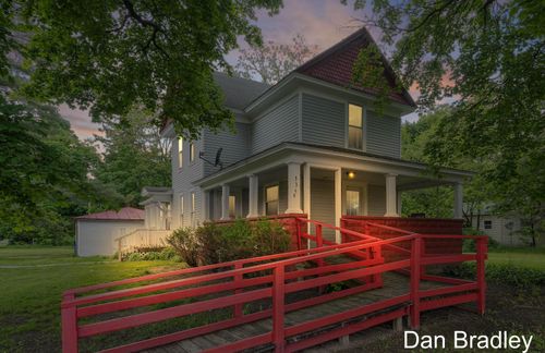 334 Cedar St, Howard City, MI, 49329 | Card Image