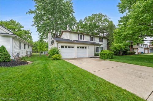 29595 Westminster Dr, North Olmsted, OH, 44070-5067 | Card Image