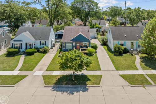 13741 Labelle St, Oak Park, MI, 48237-6916 | Card Image
