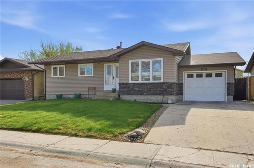 2815 Helmsing Street, Regina, SK, S4V0W7 | Card Image