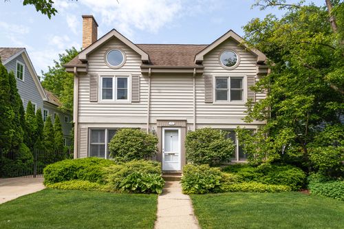 674 Foxdale Ave, Winnetka, IL, 60093-1950 | Card Image