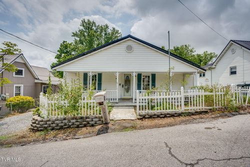 950 Barker St, Bristol, TN, 37620-2502 | Card Image