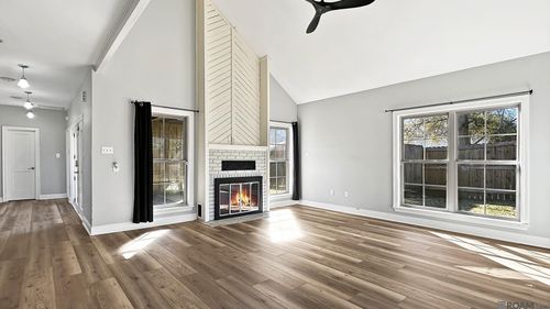 25965 Audubon Ave, Denham Springs, LA, 70726-6214 | Card Image