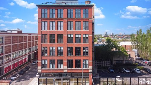 103-1872 N Clybourn Ave, Chicago, IL, 60614-3581 | Card Image