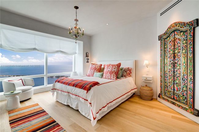 APT-55F - 1425 Brickell Ave, Condo with 3 bedrooms, 5 bathrooms and null parking in Miami FL | Image 14