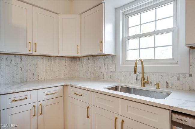 9 - 30673 Cambridge Ct E, Condo with 3 bedrooms, 2 bathrooms and null parking in Bay Village OH | Image 14