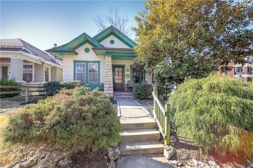 829 W 40th St, Kansas City, MO, 64111-4005 | Card Image