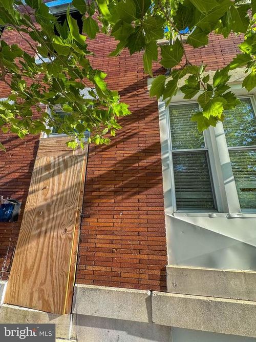 2416 E Oliver St, BALTIMORE, MD, 21213-3622 | Card Image