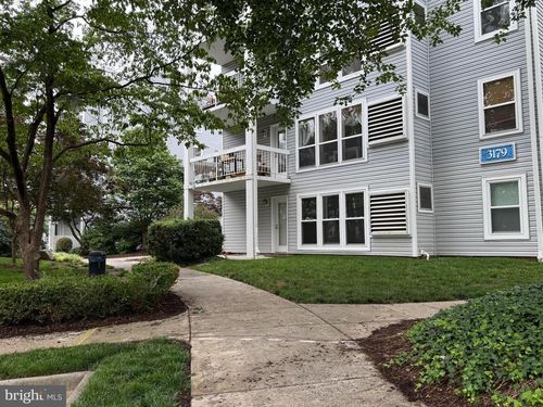 2-b5-3179 Summit Square Dr, OAKTON, VA, 22124-2868 | Card Image