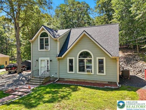 5093 Yukon Dr, East Stroudsburg, PA, 18302-6634 | Card Image