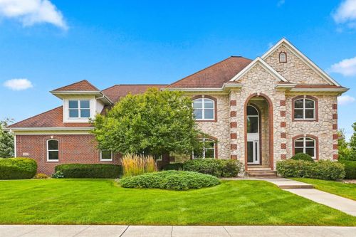 3024 Wellington Dr, Cedar Falls, IA, 50613-7124 | Card Image