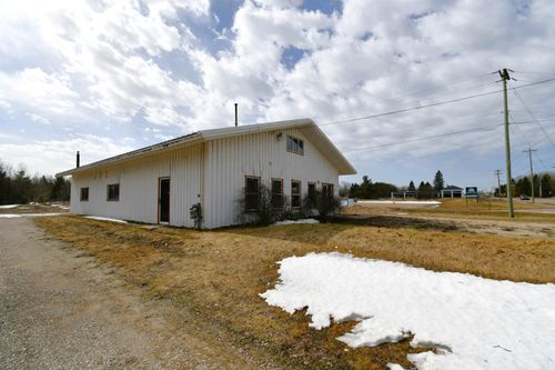 14280 Stover Rd, Charlevoix, MI, 49720-9793 | Card Image