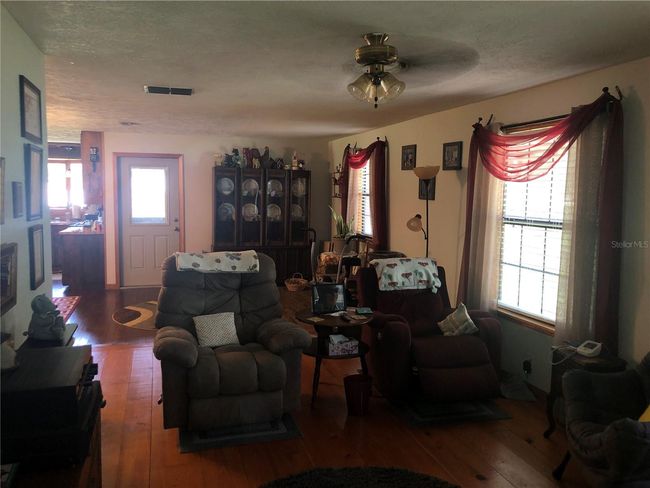 136 S Commercial St, House other with 3 bedrooms, 2 bathrooms and null parking in COLEMAN FL | Image 6