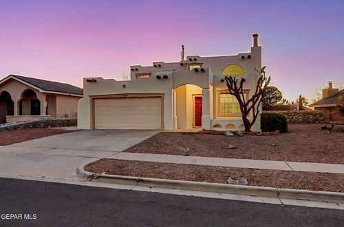 929 Totonaca Ln, El Paso, TX, 79912-1272 | Card Image