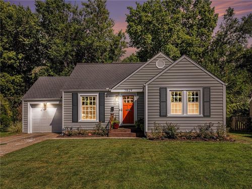 7829 Jefferson St, Kansas City, MO, 64114-1731 | Card Image