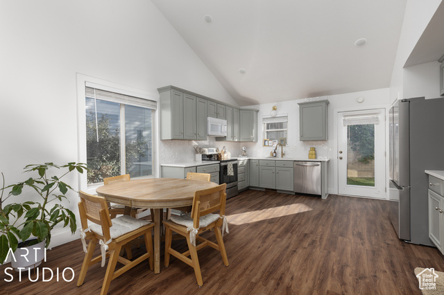 Applewood Dr, Bountiful, UT 84010
