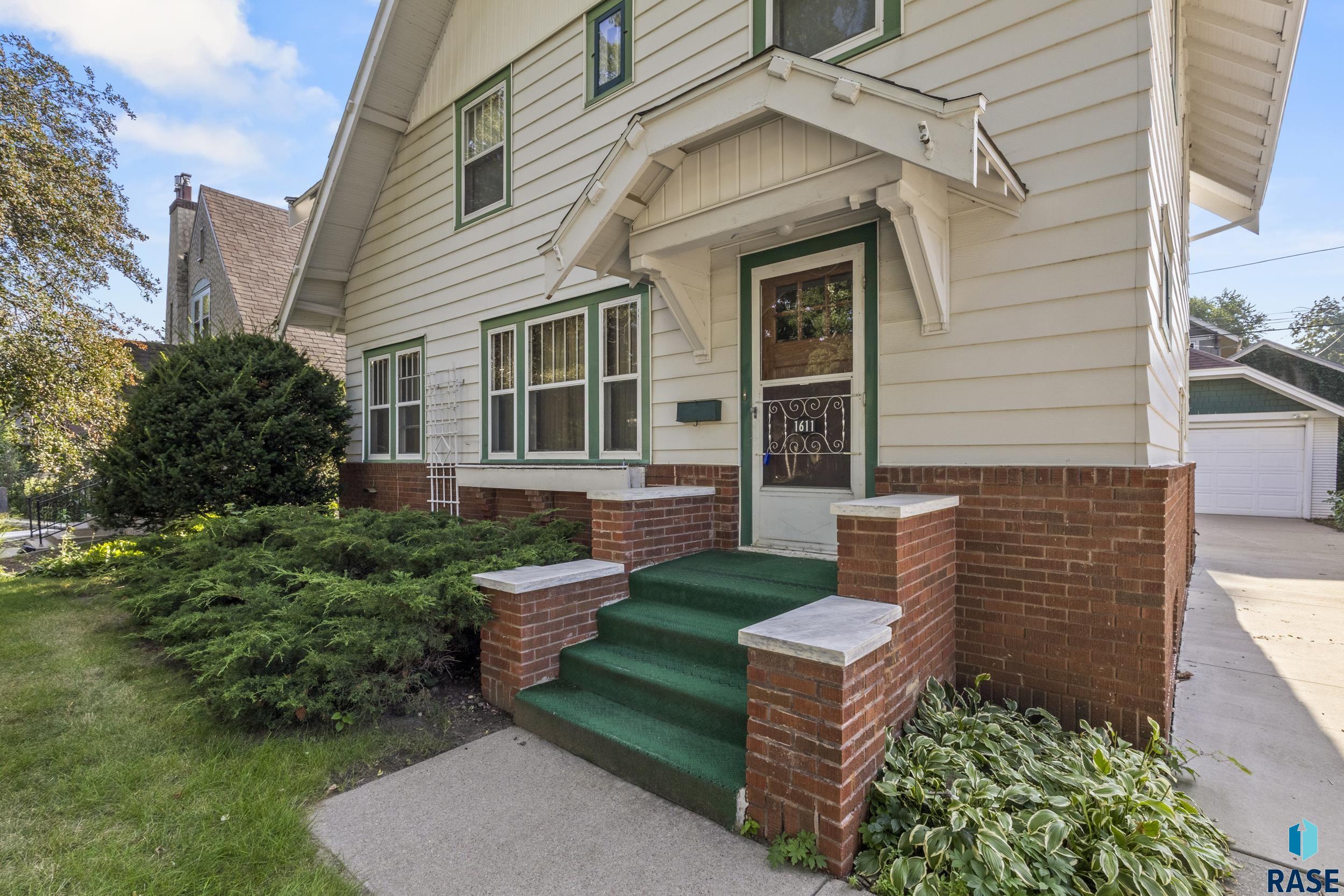 1st Ave, Sioux Falls, SD 57105