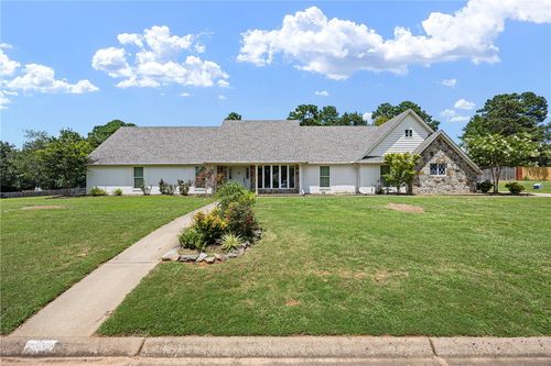 2916 Highland Dr, Russellville, AR, 72802-7912 | Card Image