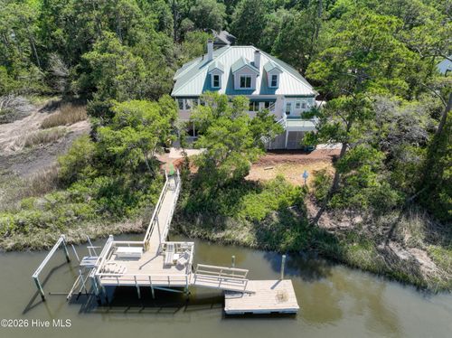 602 Mimosa Pl, Oak Island, NC, 28465-8423 | Card Image