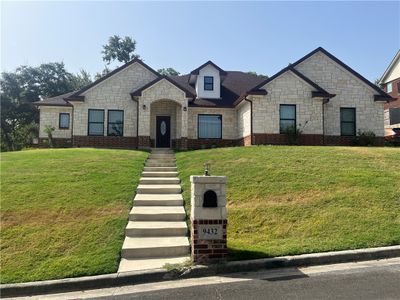 9432 Red River Street, House other with 3 bedrooms, 2 bathrooms and 2 parking in Woodway TX | Image 1