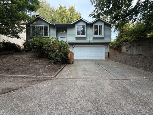 845 Se 8th St, Gresham, OR, 97080-7865 | Card Image