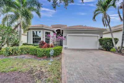 8266 Sandpiper Glen Drive, House other with 4 bedrooms, 2 bathrooms and null parking in Lake Worth FL | Image 1