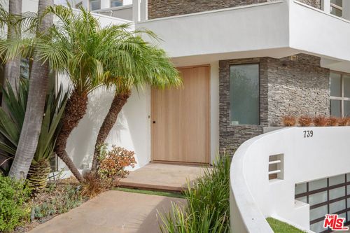 739 20th St, Santa Monica, CA, 90402-3031 | Card Image