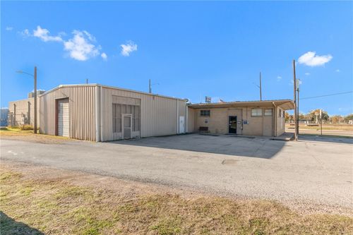 205 N Market St, Hearne, TX, 77859-2306 | Card Image