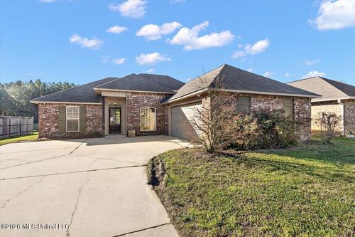 526 Brighton Trl, Florence, MS, 39073-6036 | Card Image
