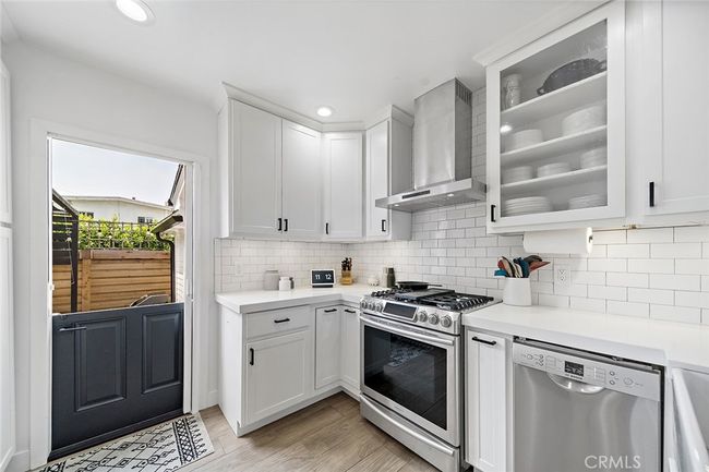 4218 E 3 Rd St, House other with 2 bedrooms, 1 bathrooms and 1 parking in Long Beach CA | Image 10